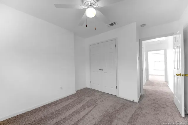 a view of empty room with window