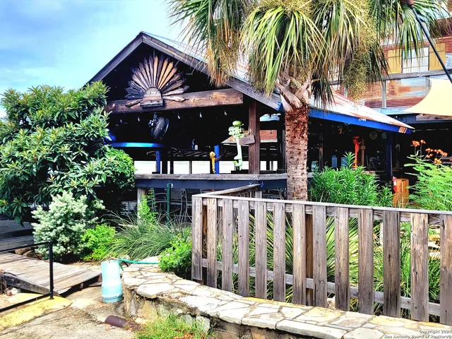 $585,000 | 2294 Johnson Road, Canyon Lake, TX 78133