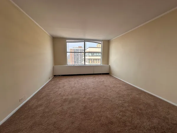 $179,900 | 5757 North Sheridan Road, Unit 18J, Chicago, IL 60660