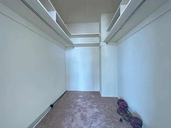 $179,900 | 5757 North Sheridan Road, Unit 18J, Chicago, IL 60660