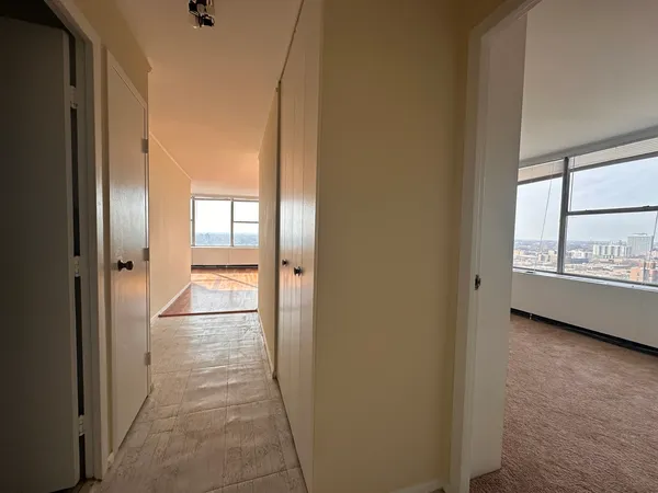 $179,900 | 5757 North Sheridan Road, Unit 18J, Chicago, IL 60660