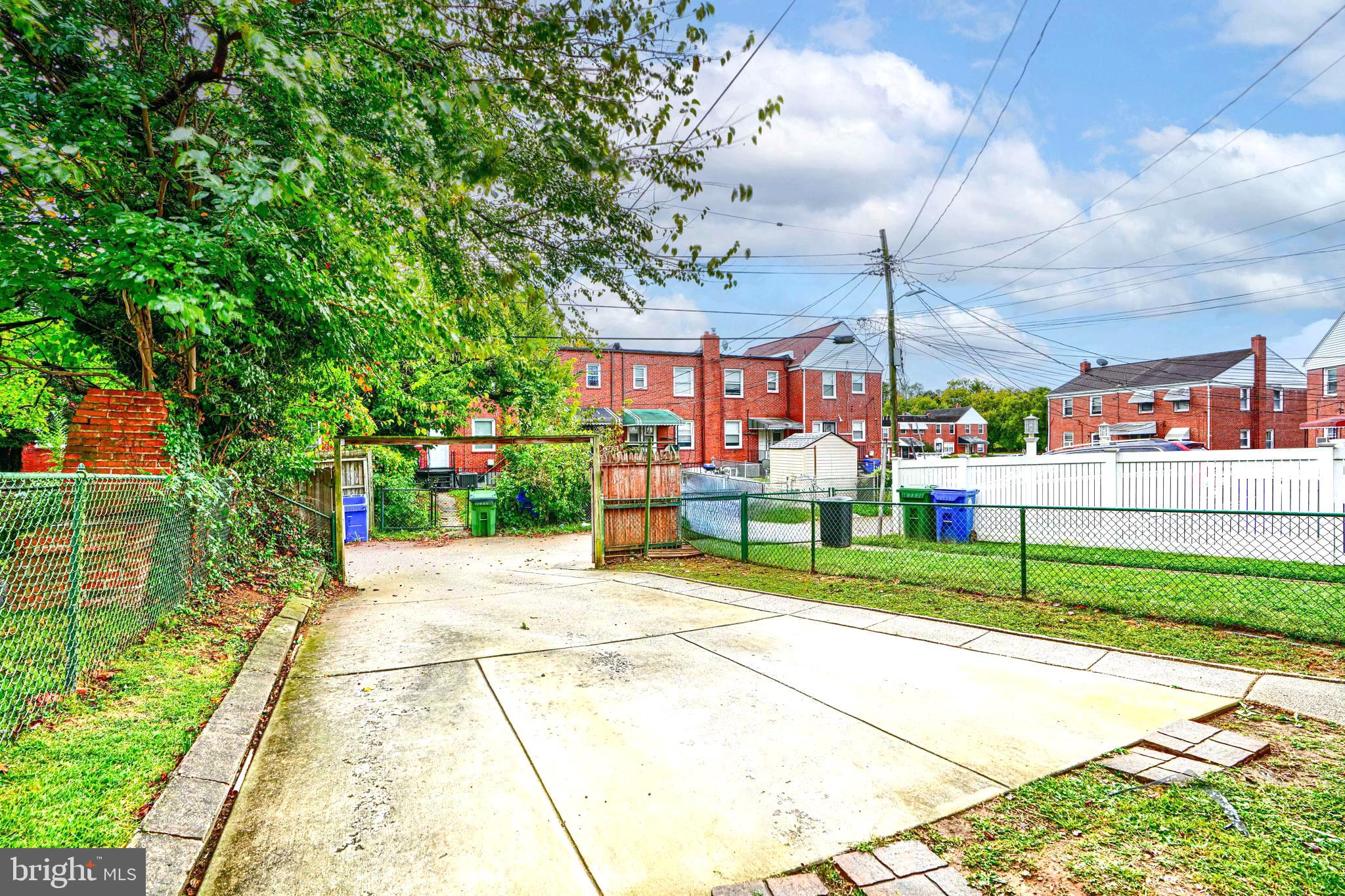 755 South Woodington Road Baltimore, MD 21229 - Photo 37 of 40 a view of park with plants