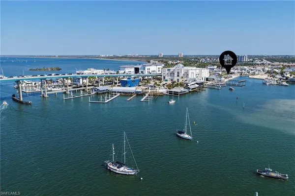 $199,900 | 19281-43 San Carlos Boulevard, Fort Myers Beach, FL 33931
