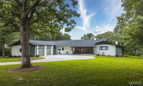 $1,250,000 | 10659 Lakemont Drive, Rolla, MO 65401