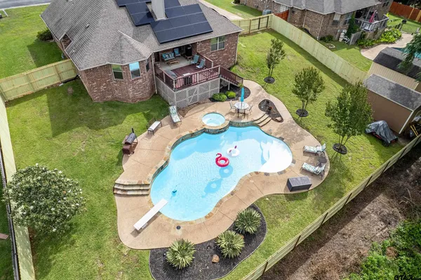$385,000 | 408 Northcreek Drive, Chandler, TX 75758
