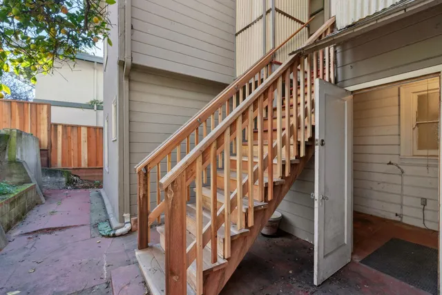 $999,000 | 832 Walker Avenue, Oakland, CA 94610
