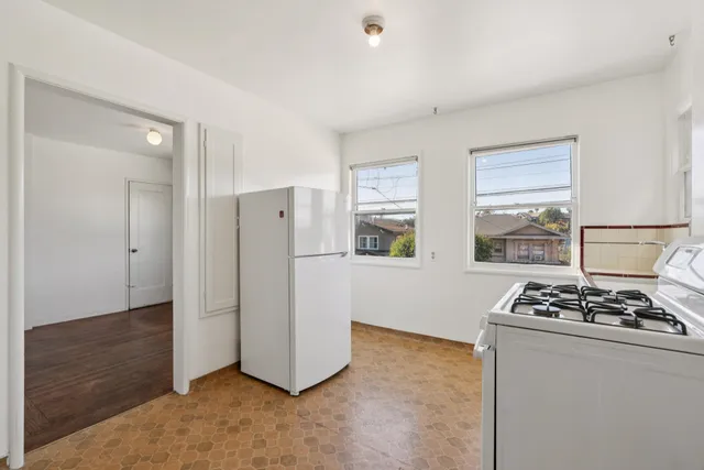 $999,000 | 832 Walker Avenue, Oakland, CA 94610