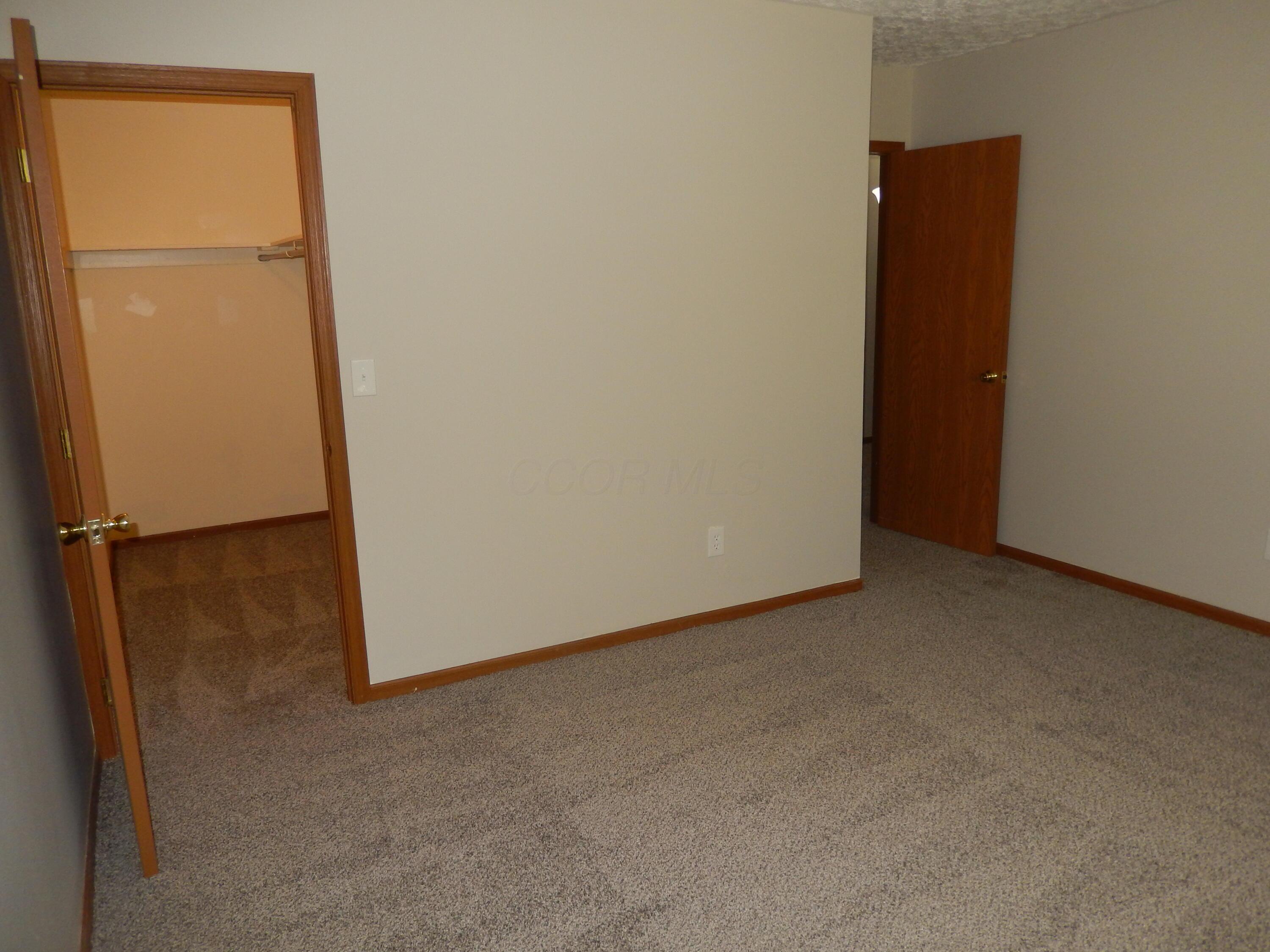 4117 Karl Road, Unit 302 Columbus, OH 43224 - Photo 18 of 33 Primary Bedroom with walk in closet