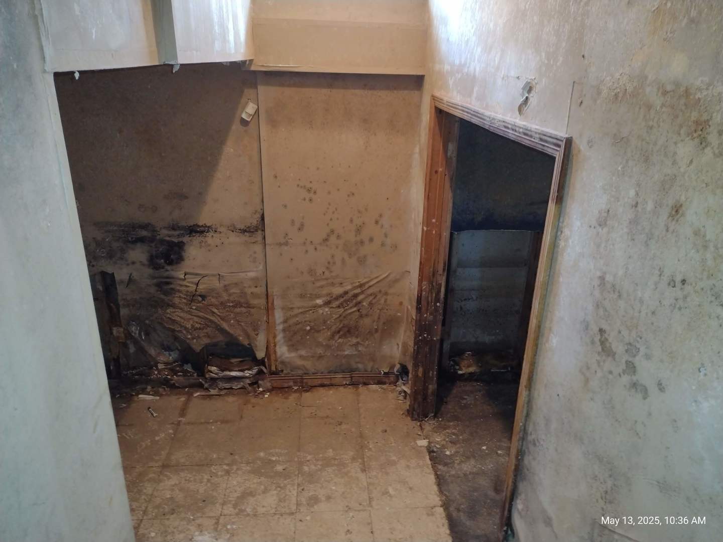 41 Manor Drive Matteson, IL 60443 - Photo 35 of 45 a bathroom with a shower