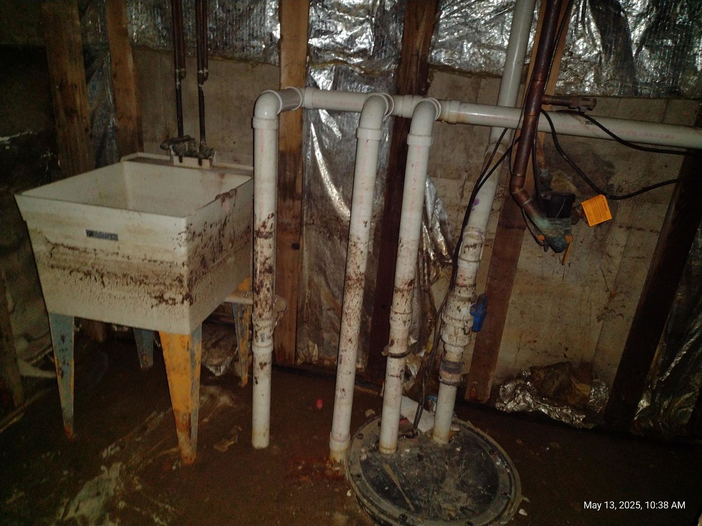 41 Manor Drive Matteson, IL 60443 - Photo 41 of 45 a bathroom with a sink and mirror