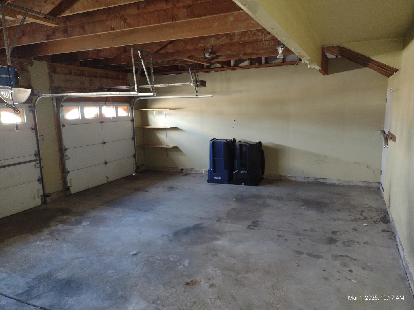 41 Manor Drive Matteson, IL 60443 - Photo 10 of 45 a view of a room with racks