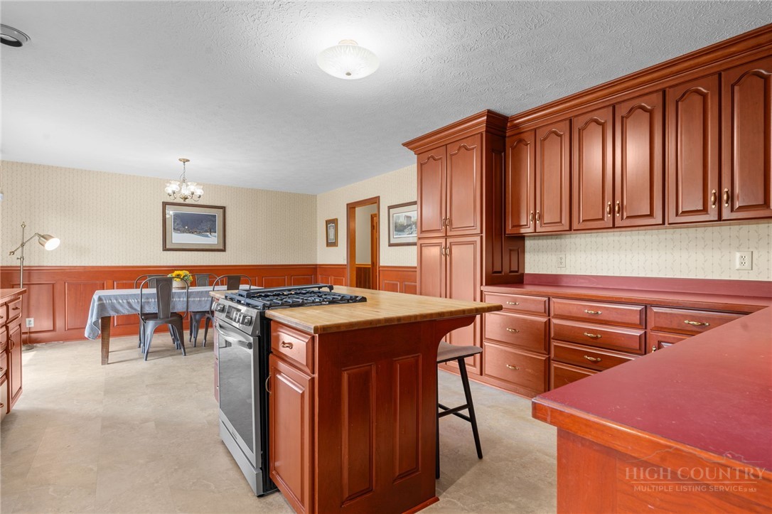 1701 Nc Highway Crumpler, NC 28617 - Photo 27 of 50
