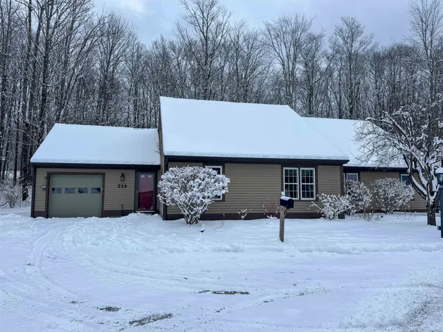 $2,300 | 214 Coombs Road, Unit 214, Manchester, VT 05255