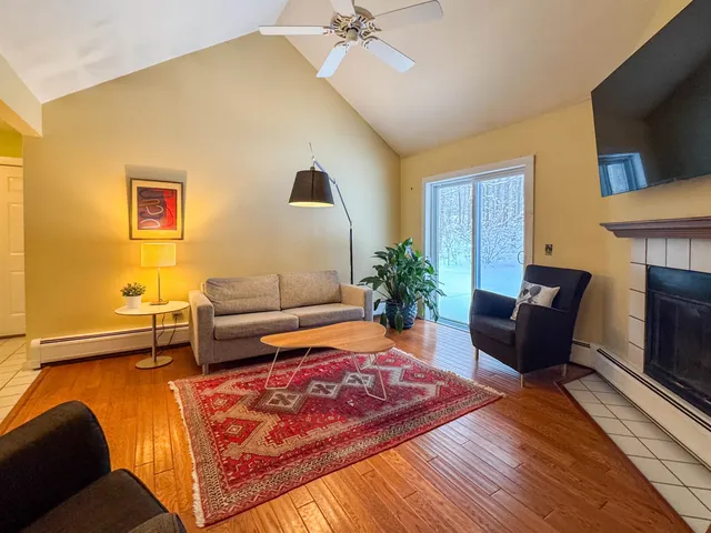 $2,300 | 214 Coombs Road, Unit 214, Manchester, VT 05255