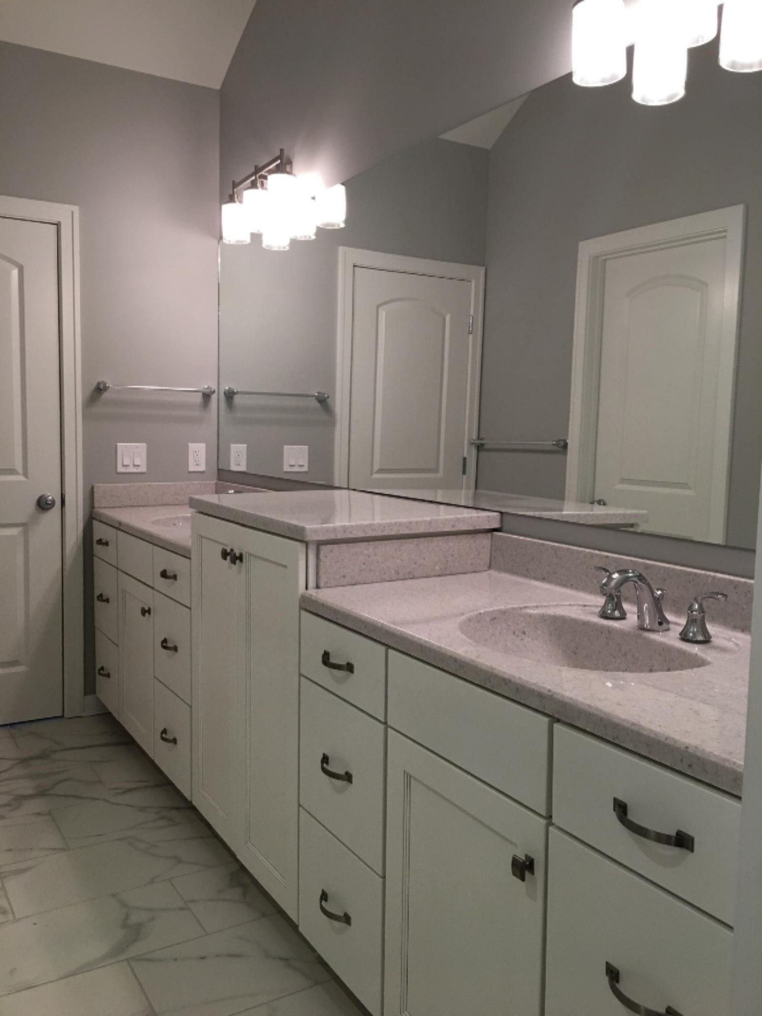 3421 Dunns Ridge, Unit 46 Kalamazoo, MI 49009 - Photo 6 of 13 Master bathroom