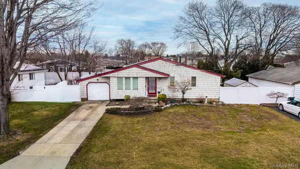 $669,999 | 35 West 13th Street, Deer Park, NY 11729