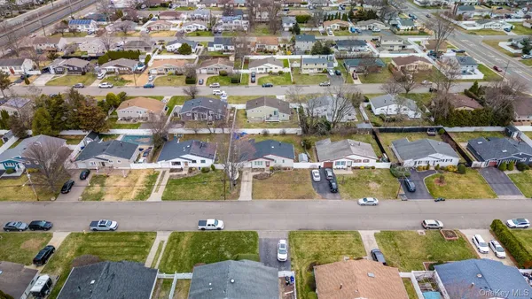 $669,999 | 35 West 13th Street, Deer Park, NY 11729