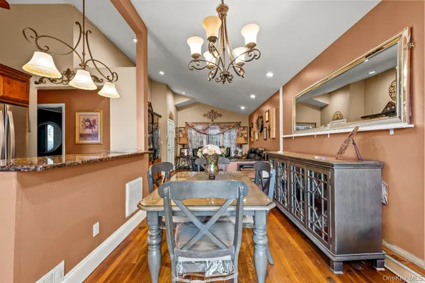 $669,999 | 35 West 13th Street, Deer Park, NY 11729