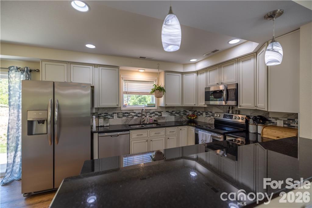 101 Towne Place Clyde, NC 28721 - Photo 7 of 28