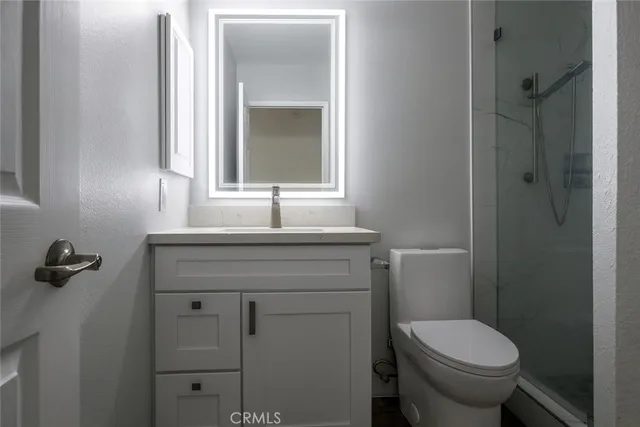 a view of an outdoor space and city