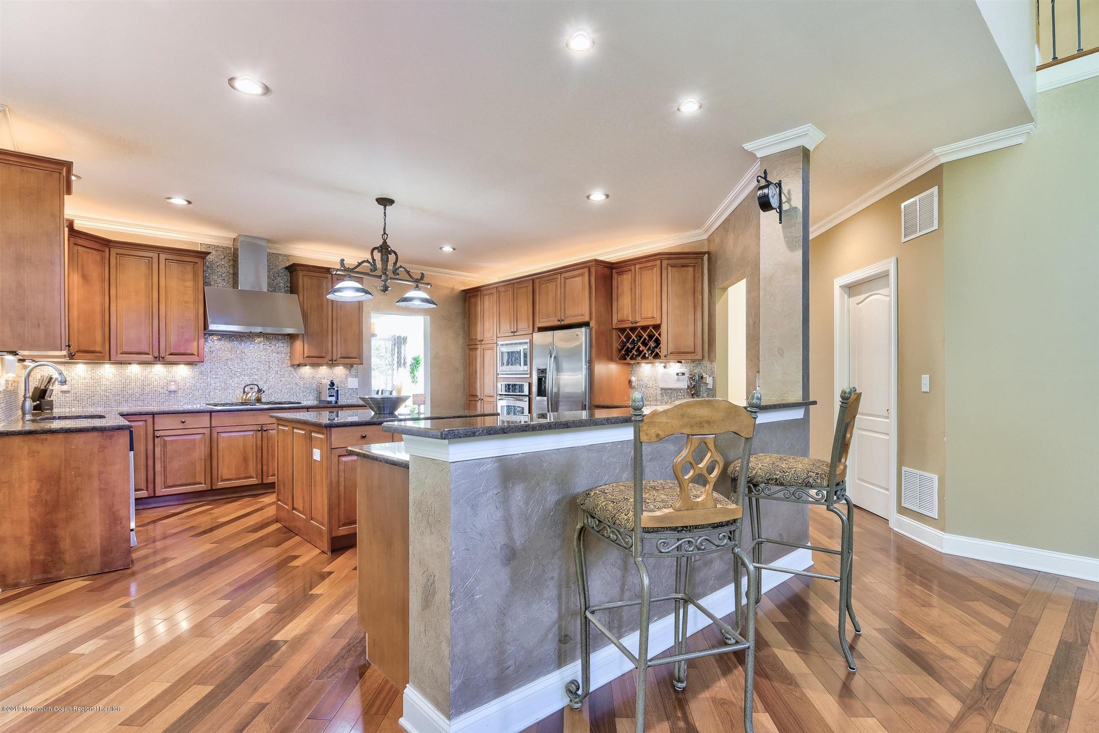 81 Mill Pond Road Jackson, NJ 08527 - Photo 23 of 67 24-Kitchen