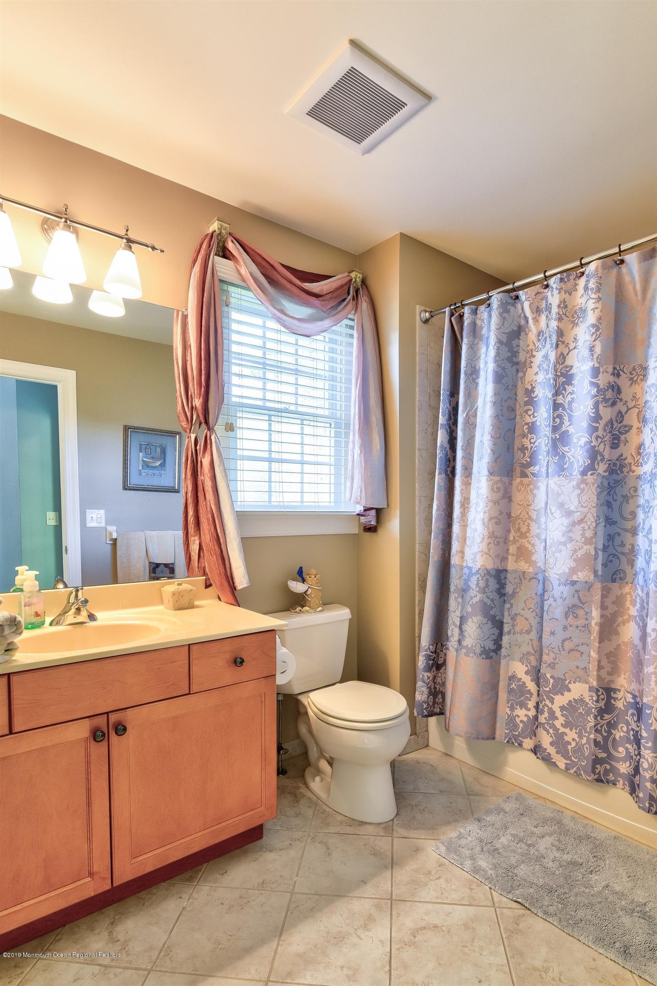 81 Mill Pond Road Jackson, NJ 08527 - Photo 40 of 67 41-Bathroom
