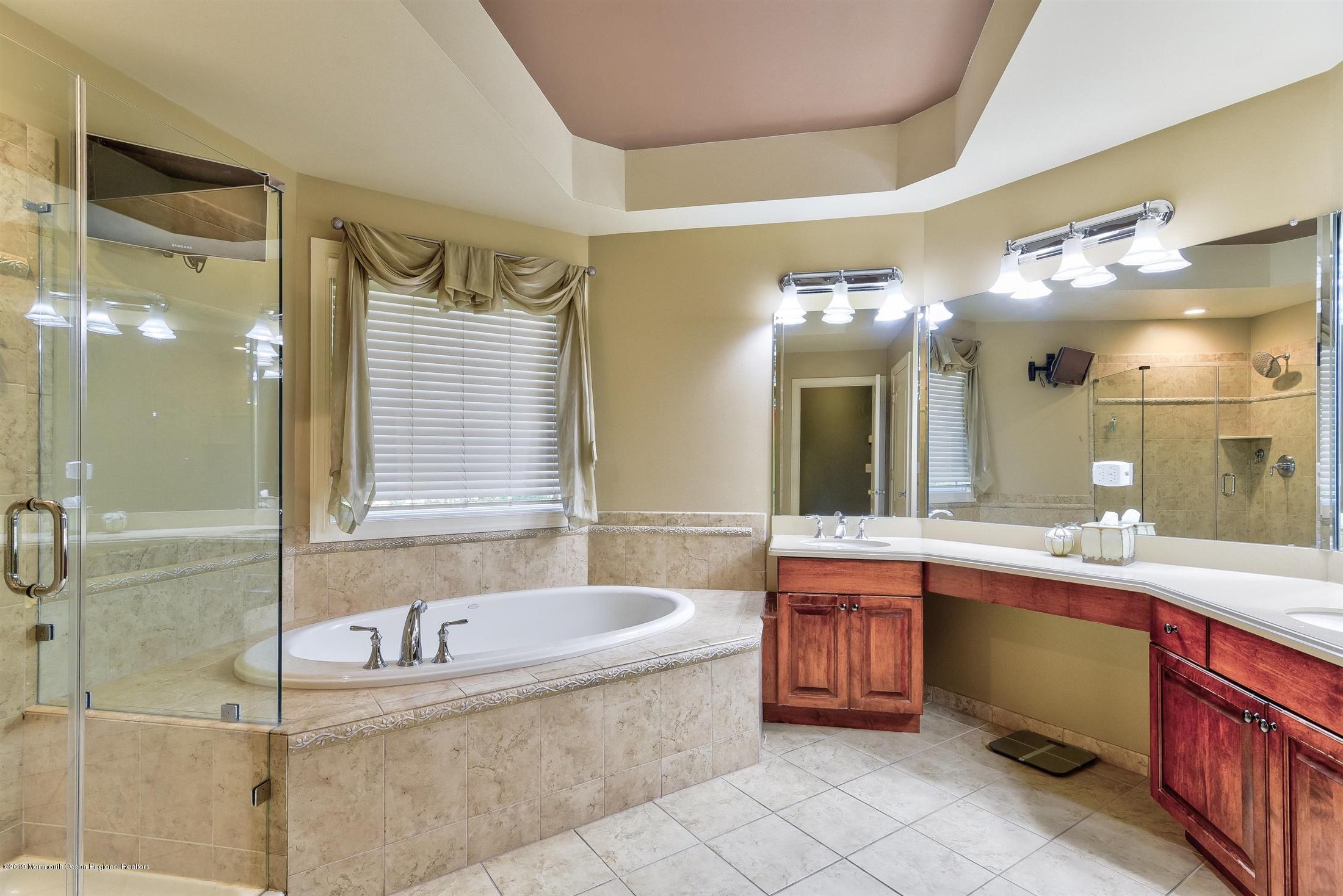 81 Mill Pond Road Jackson, NJ 08527 - Photo 45 of 67 46-Master Bathroom