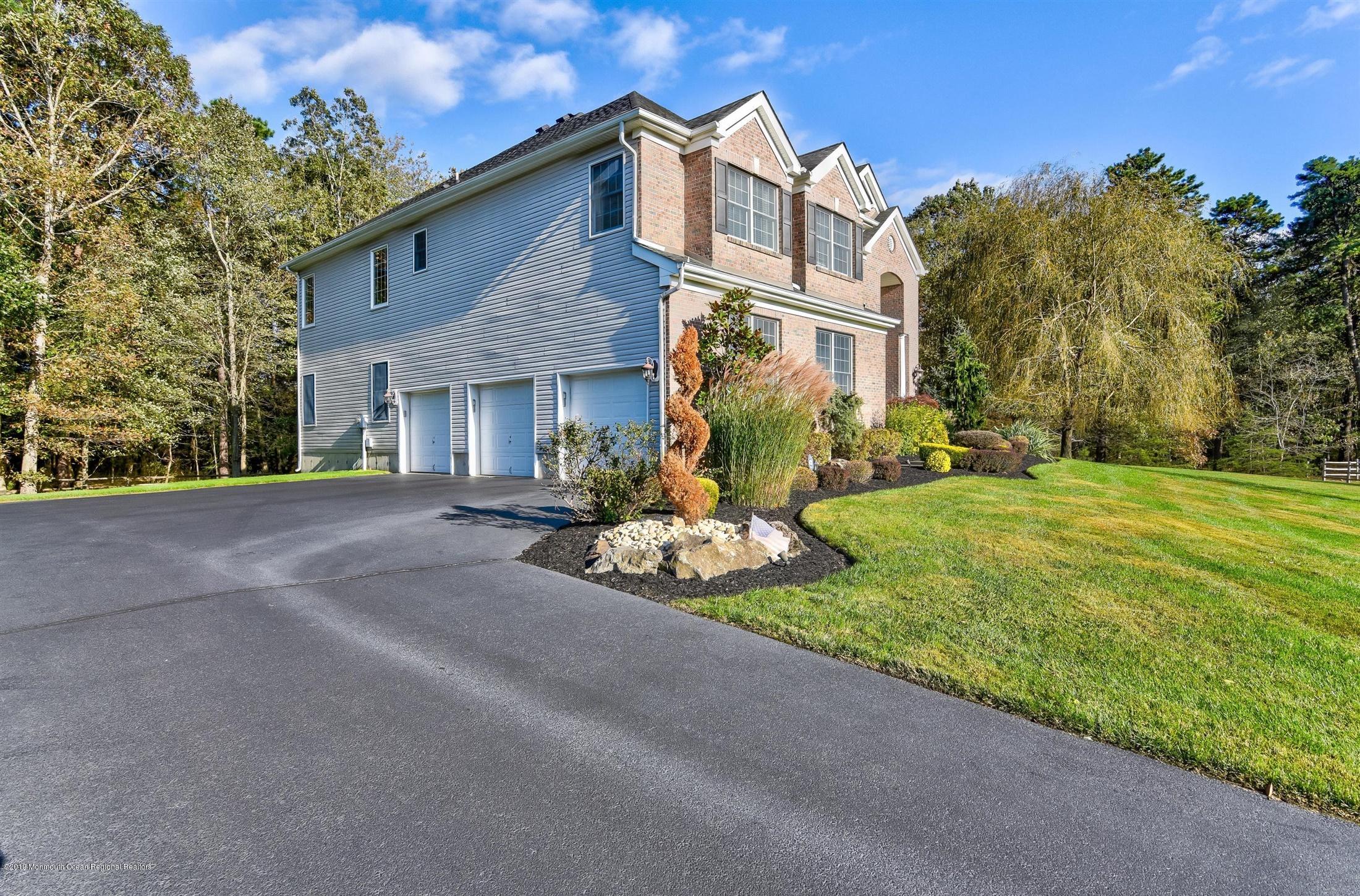 81 Mill Pond Road Jackson, NJ 08527 - Photo 7 of 67 08-Side View