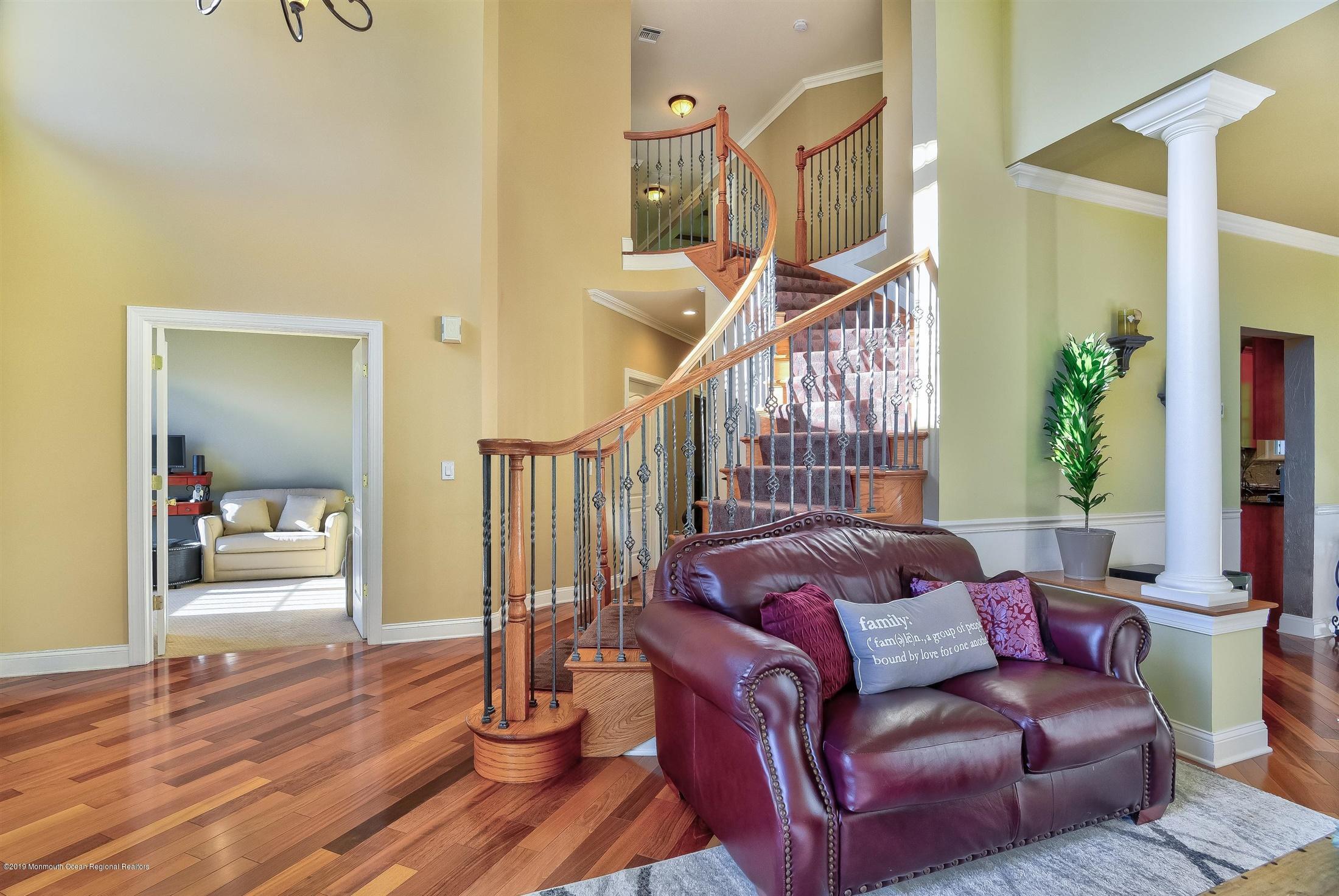 81 Mill Pond Road Jackson, NJ 08527 - Photo 8 of 67 09-Foyer
