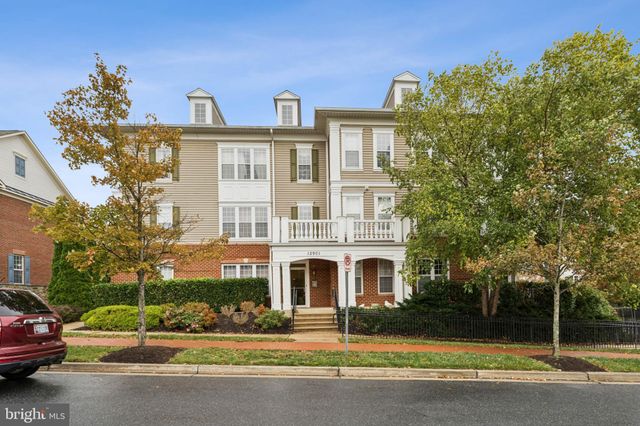 $326,000 | 12901 Clarks Crossing Drive, Unit 102, Clarksburg, MD 20871