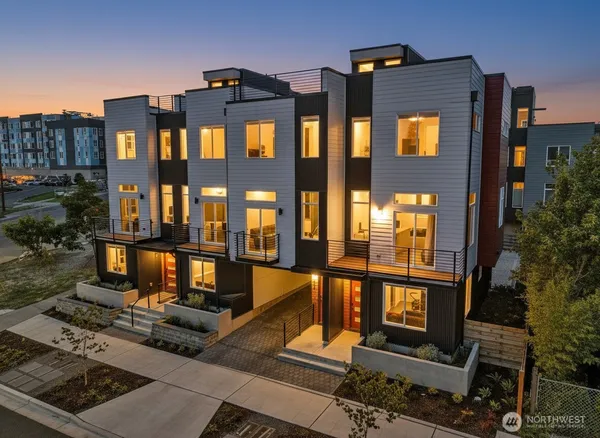 $689,950 | 4306 South Holden Street, Seattle, WA 98118