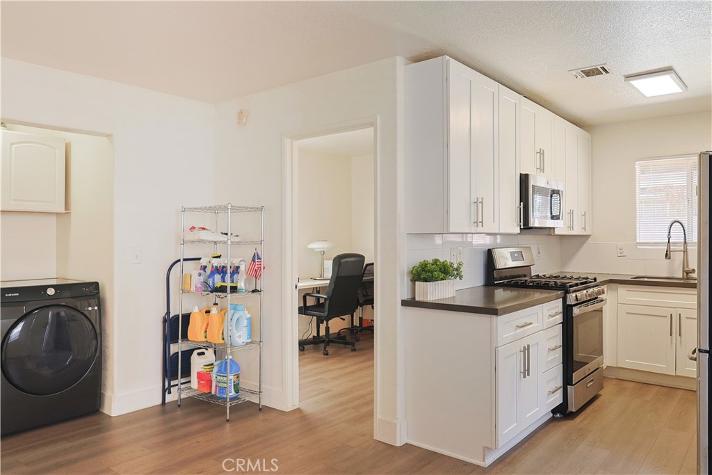 2214 West Wardlow Road Long Beach, CA 90810 - Photo 7 of 24 Gallery Image 7