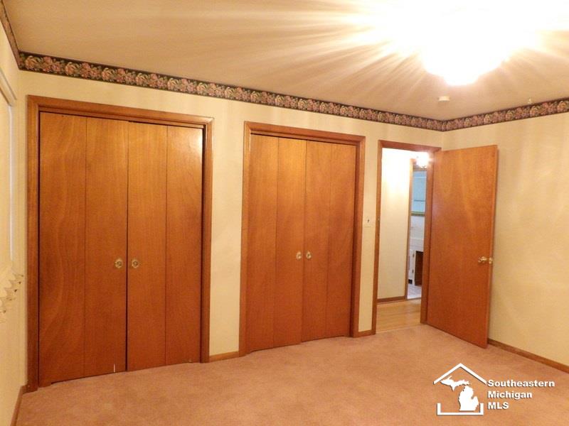 26215 Allen Road Woodhaven, MI 48183 - Photo 32 of 38