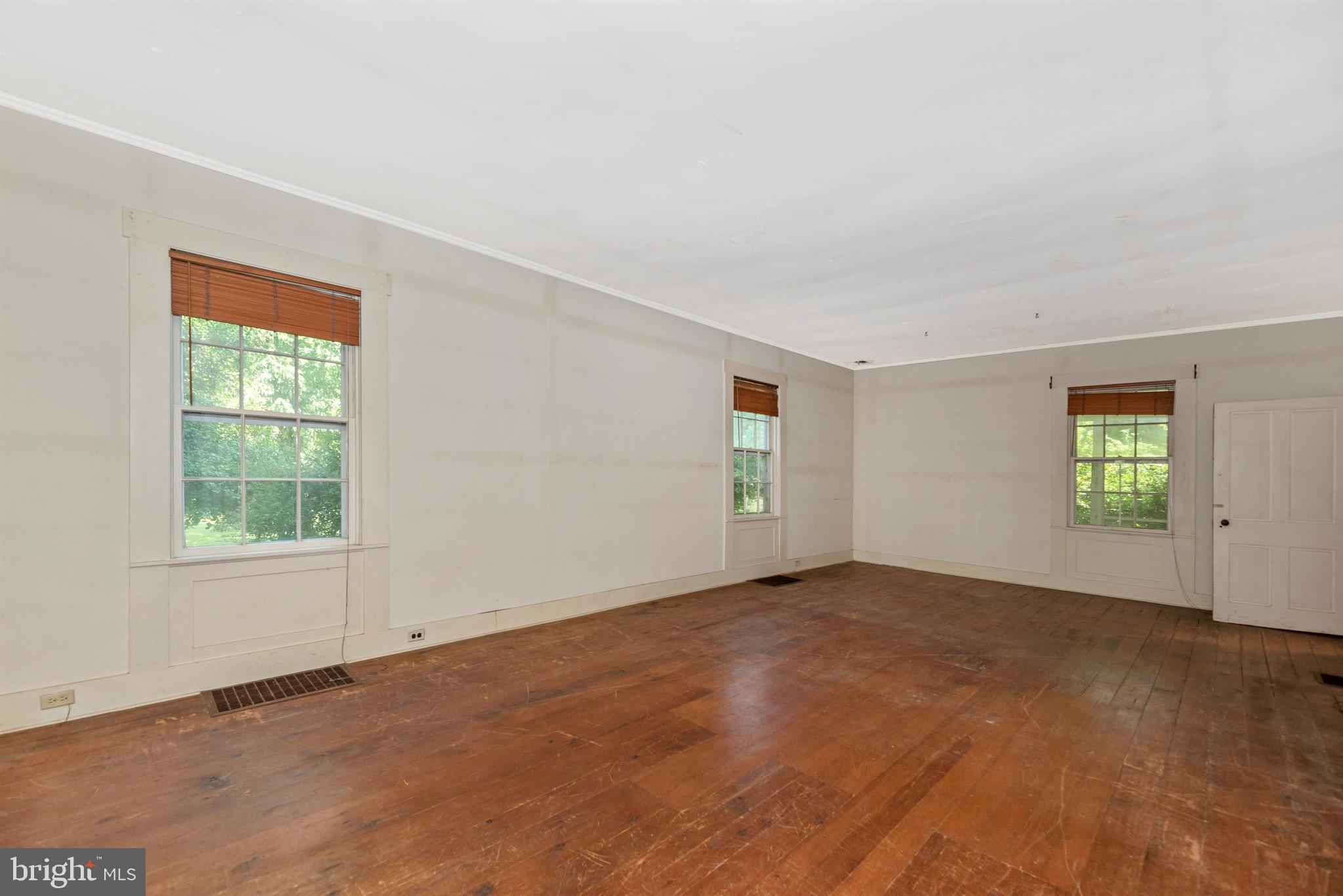 13523 Triadelphia Road Ellicott City, MD 21042 - Photo 5 of 41 Gallery Image 5