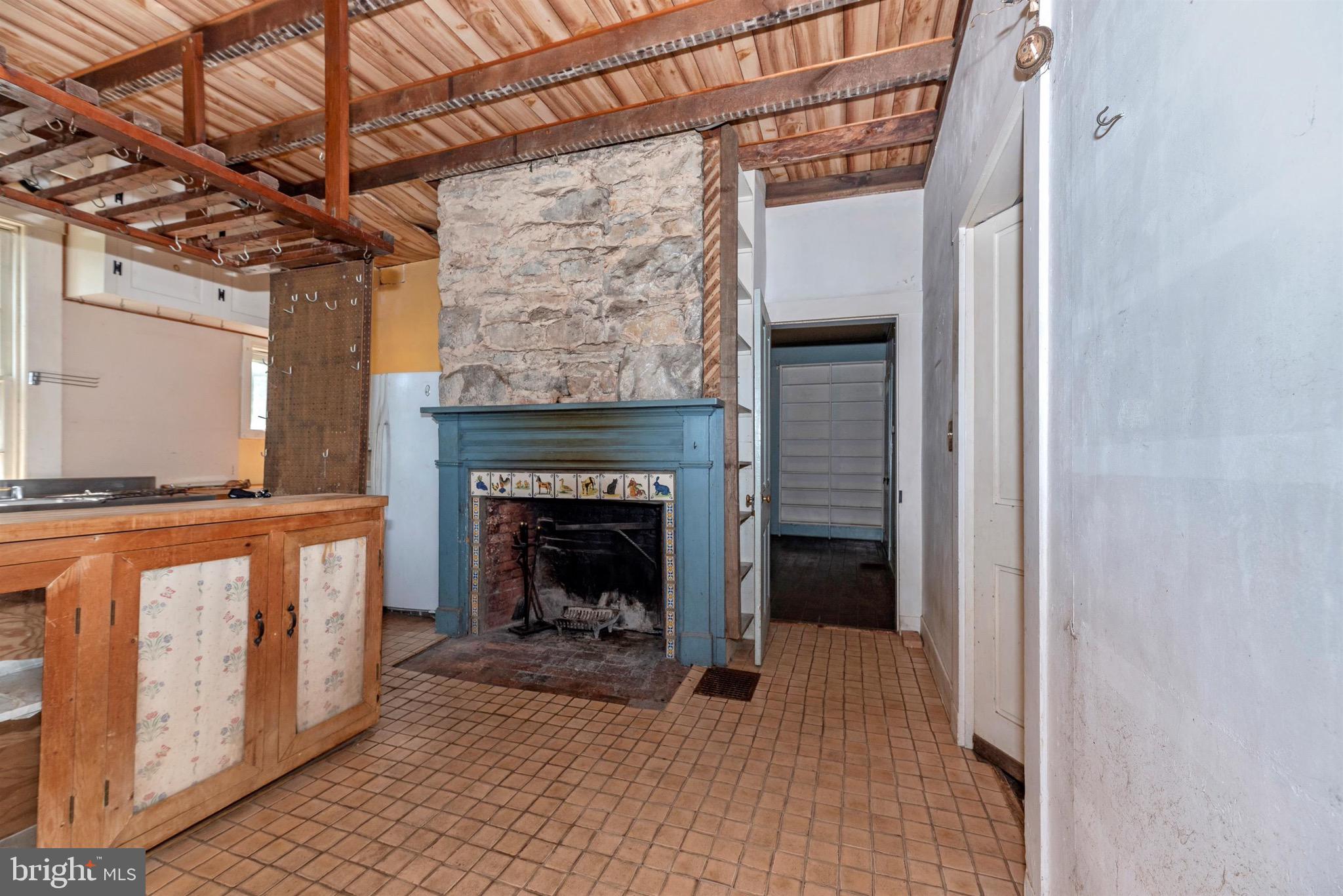 13523 Triadelphia Road Ellicott City, MD 21042 - Photo 10 of 41 Gallery Image 10