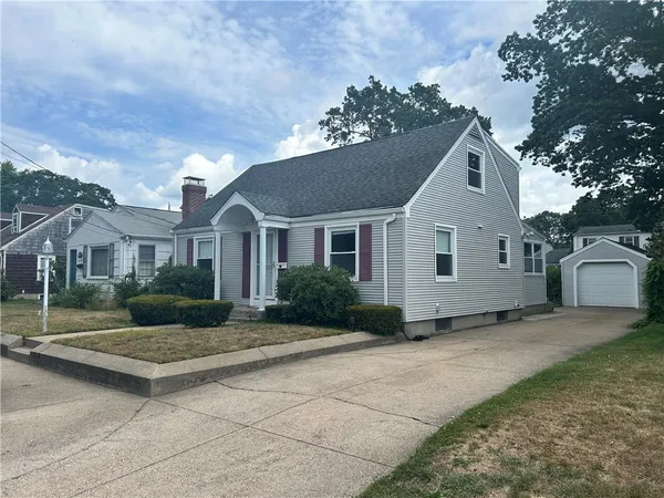 $3,000 | 81 Ballston Avenue, Pawtucket, RI 02861