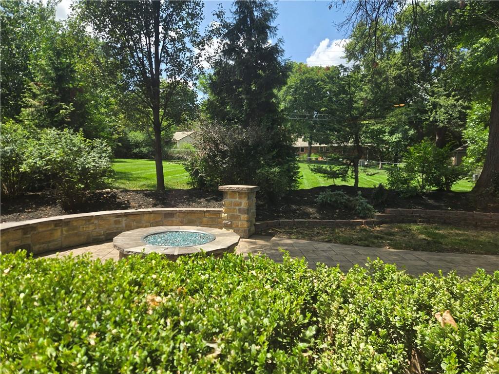 9536 Manor Road Leawood, KS 66206 - Photo 3 of 34 Gallery Image 3