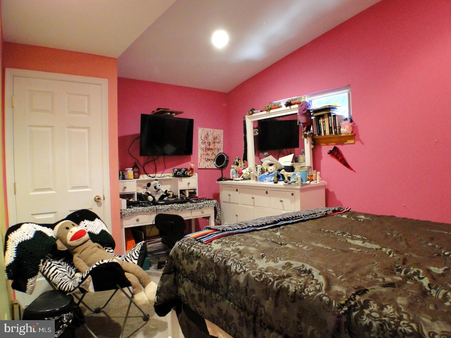 9205 Andover Road Philadelphia, PA 19114 - Photo 22 of 25 Bedroom 4