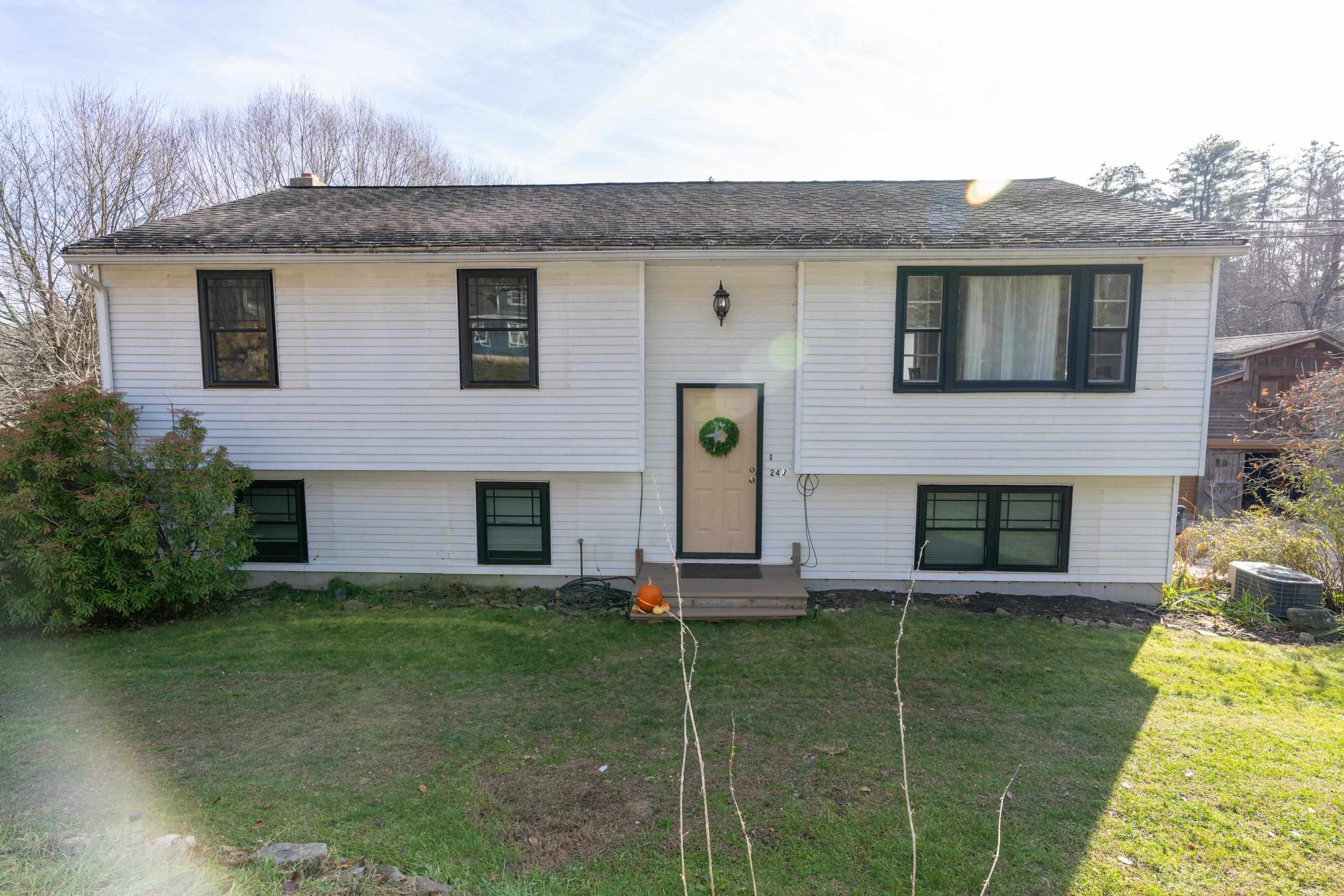 243 Hampstead Road Derry, NH 03038 - Photo 2 of 40