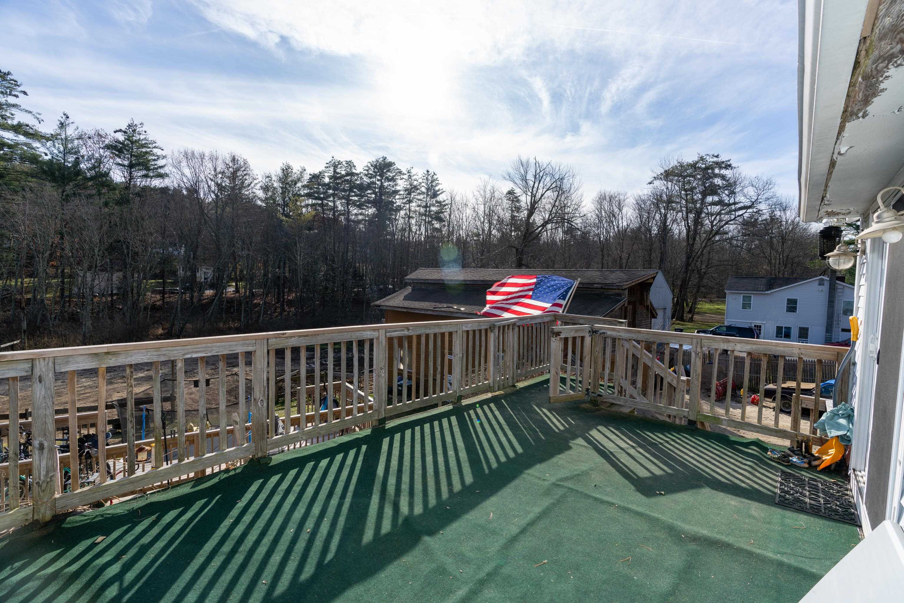 243 Hampstead Road Derry, NH 03038 - Photo 21 of 40