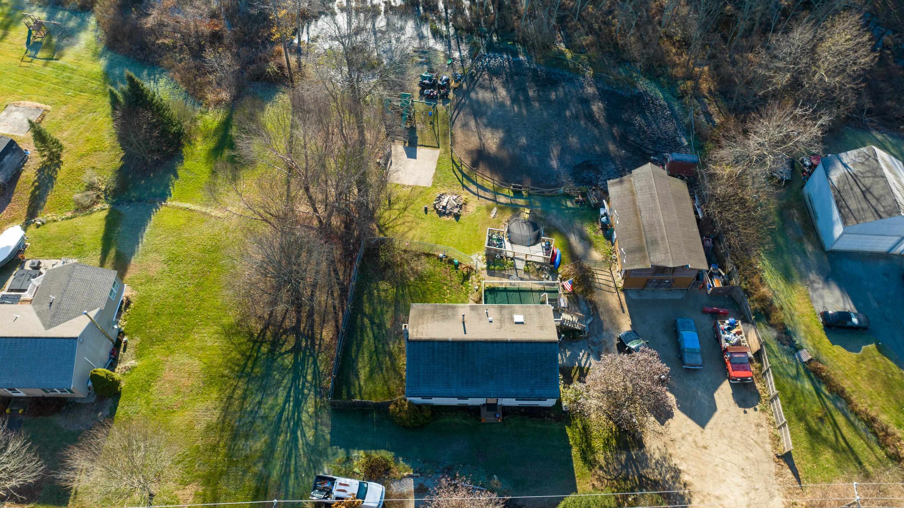 243 Hampstead Road Derry, NH 03038 - Photo 28 of 40