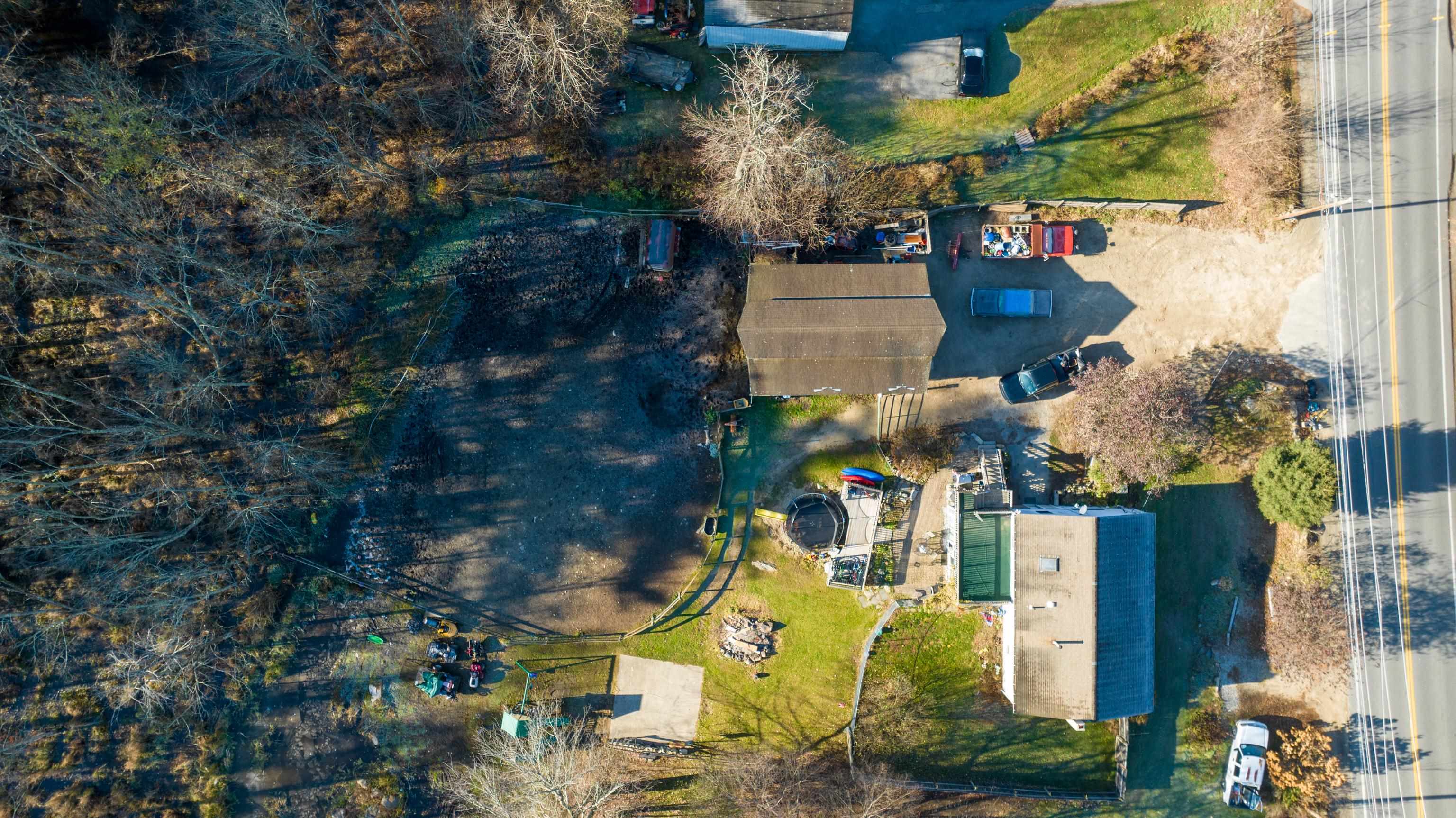 243 Hampstead Road Derry, NH 03038 - Photo 29 of 40