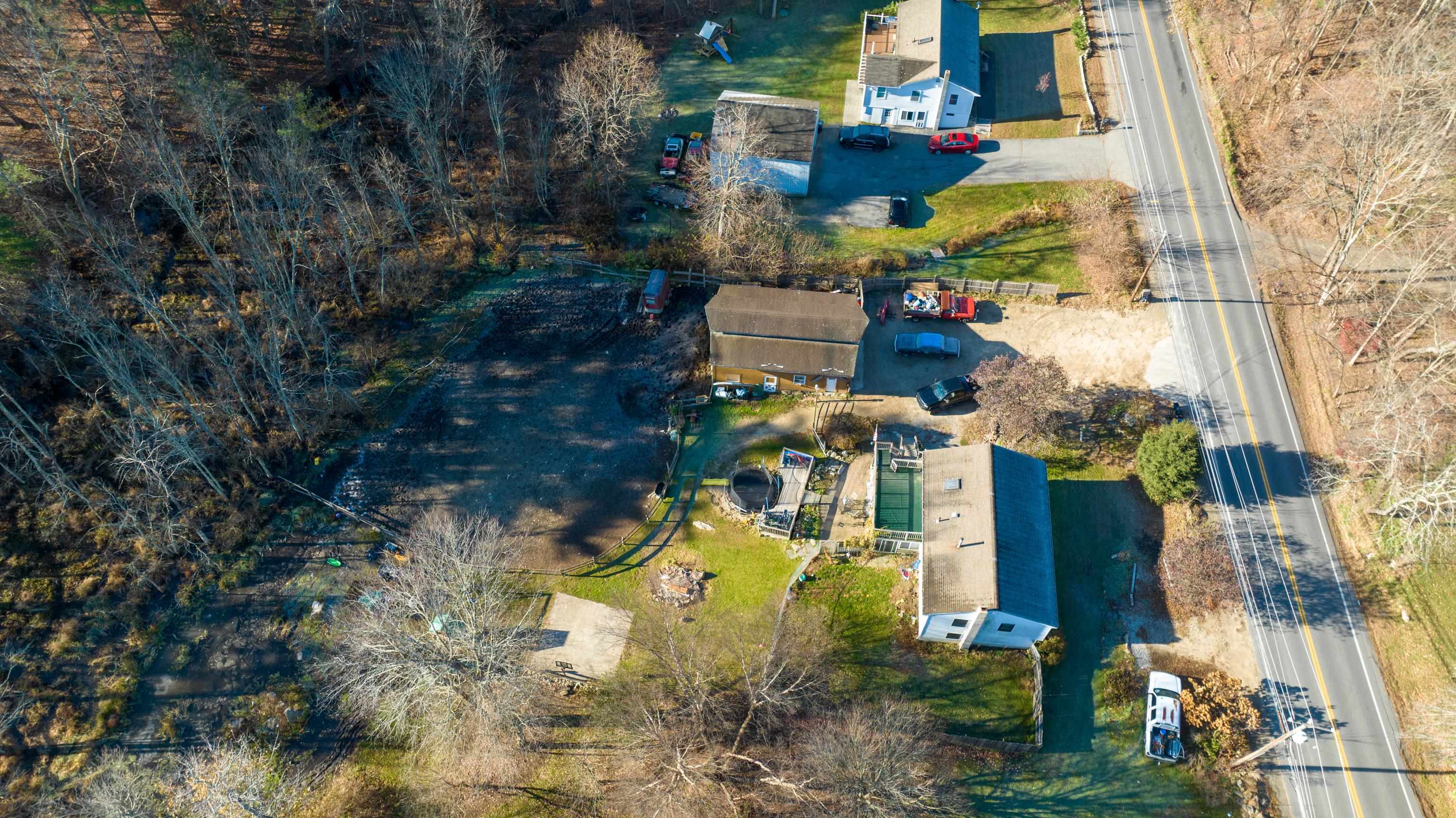 243 Hampstead Road Derry, NH 03038 - Photo 31 of 40