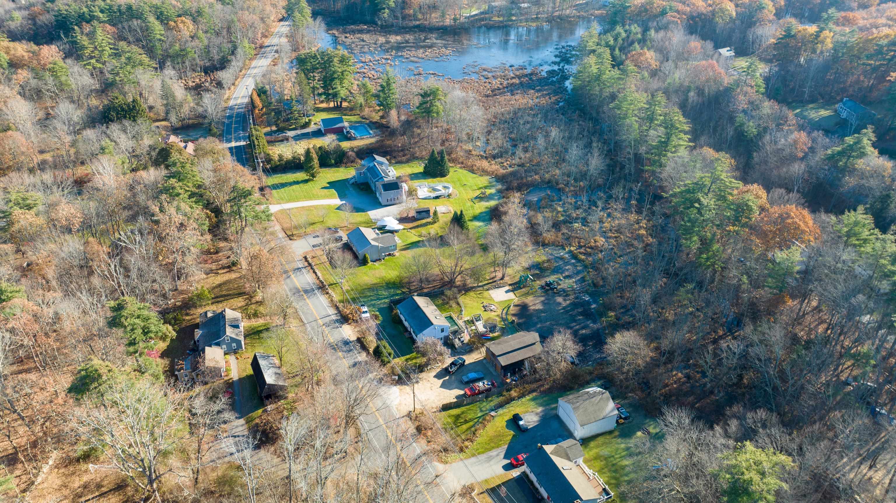 243 Hampstead Road Derry, NH 03038 - Photo 33 of 40