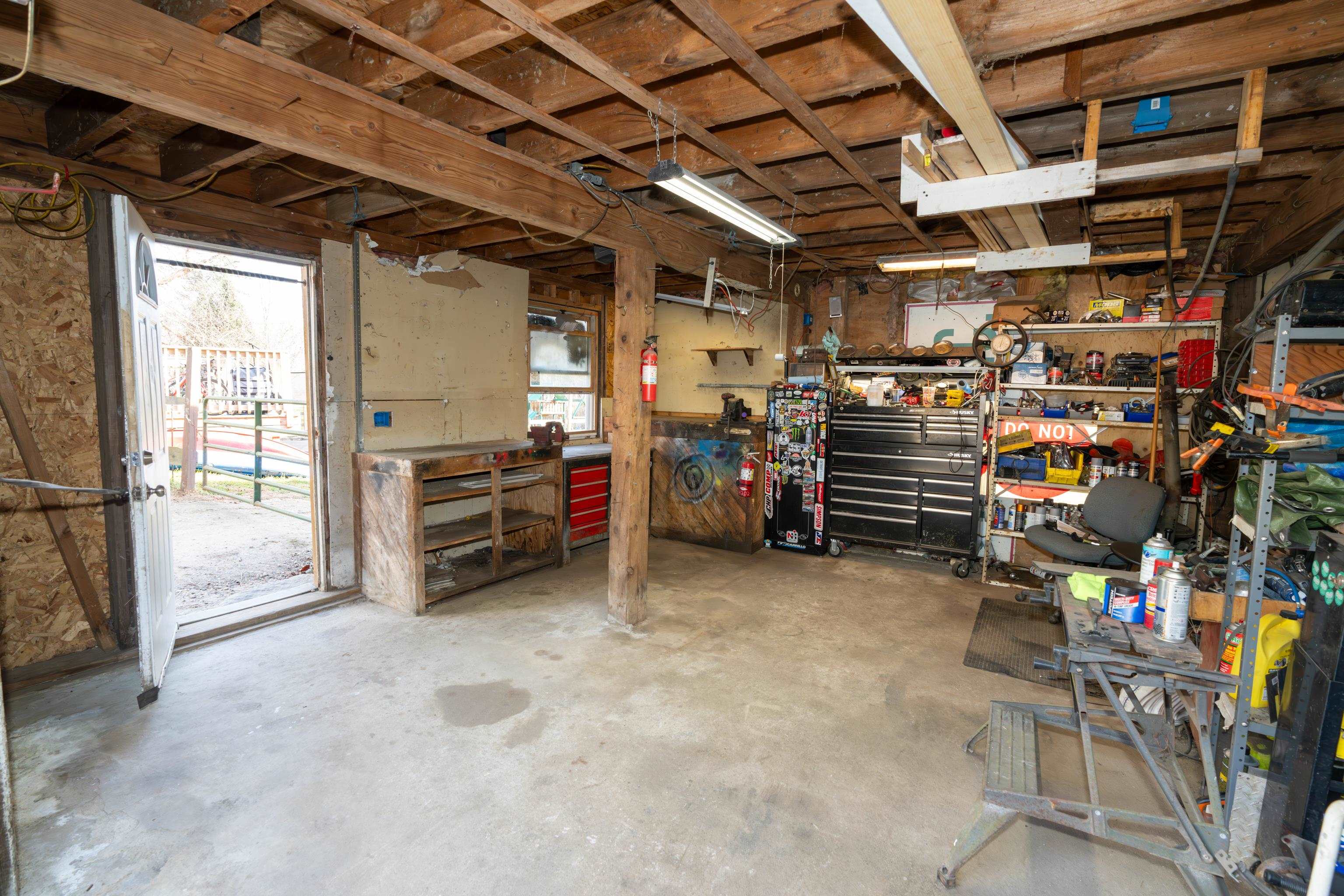 243 Hampstead Road Derry, NH 03038 - Photo 34 of 40