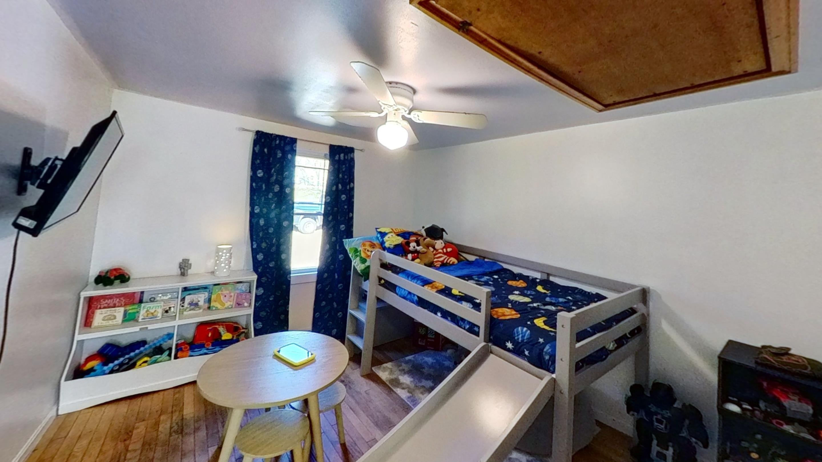 243 Hampstead Road Derry, NH 03038 - Photo 4 of 40