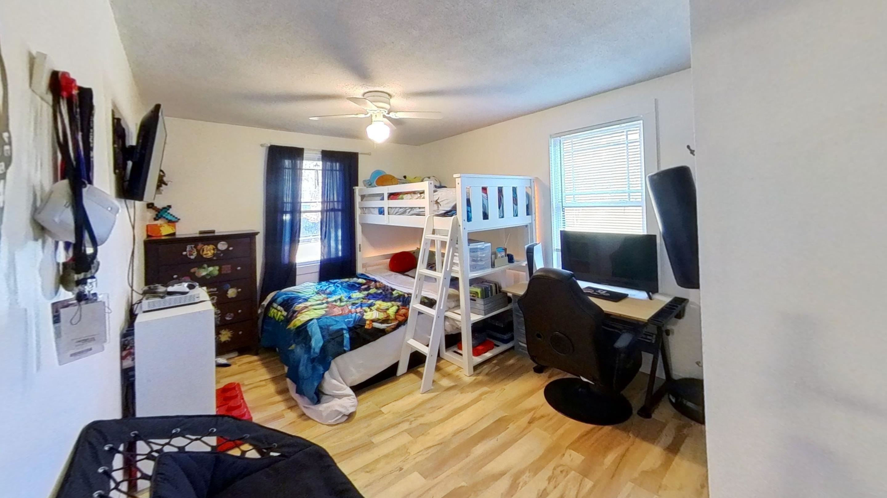 243 Hampstead Road Derry, NH 03038 - Photo 5 of 40