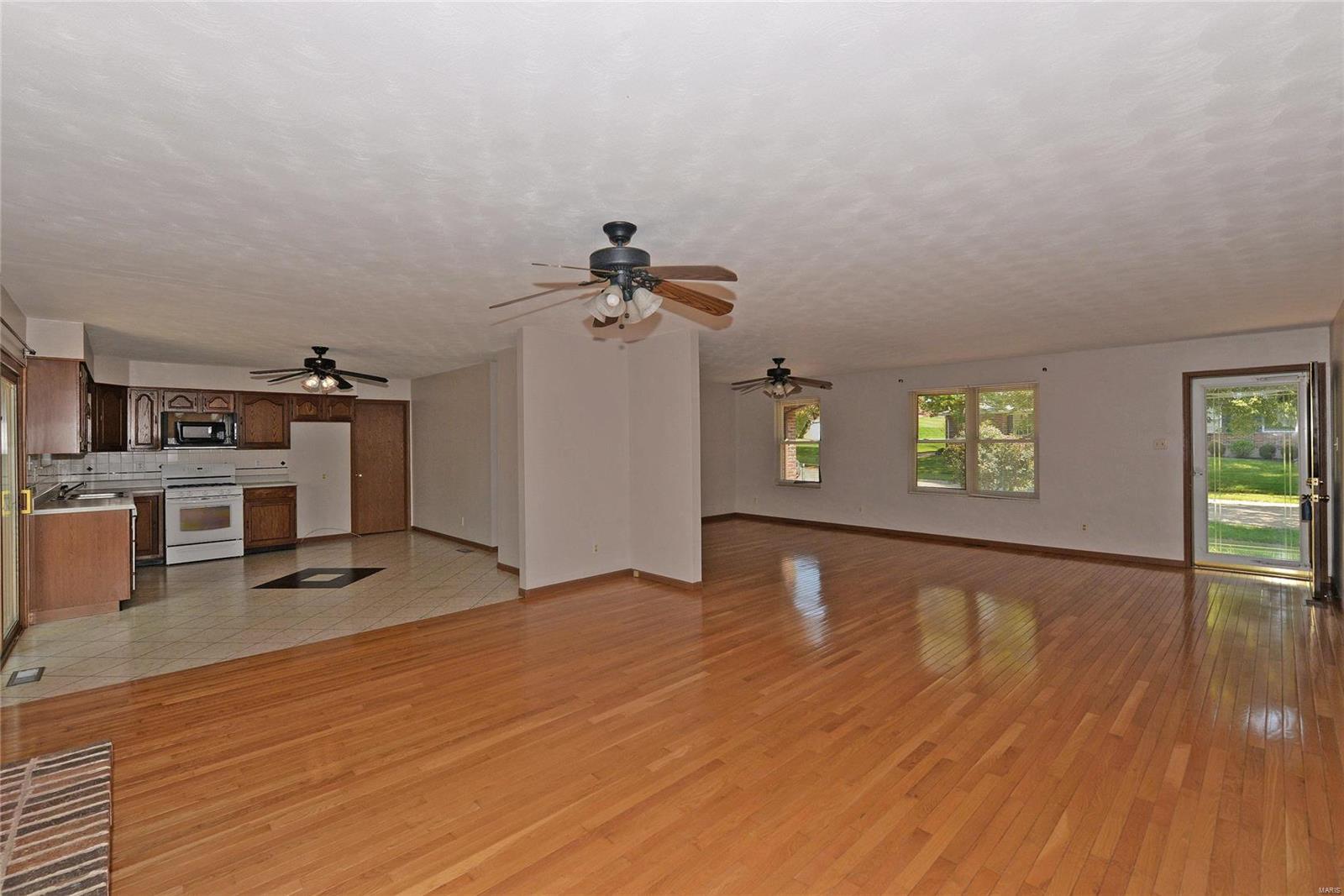 6425 Farmcrest Road St. Louis, MO 63129 - Photo 4 of 24 Gallery Image 4