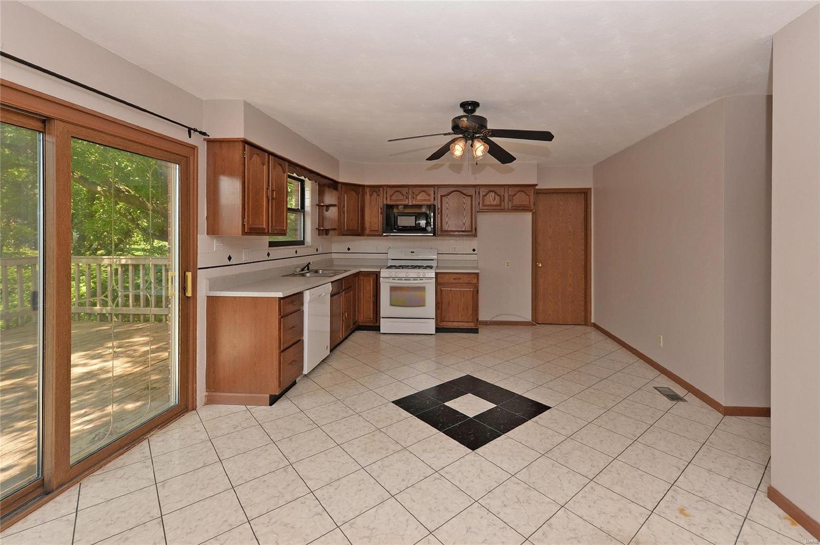 6425 Farmcrest Road St. Louis, MO 63129 - Photo 8 of 24 Gallery Image 8