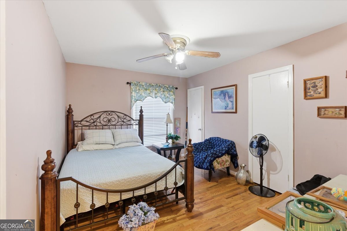129 George West Road Cedartown, GA 30125 - Photo 21 of 36 a living room with furniture a rug and a window